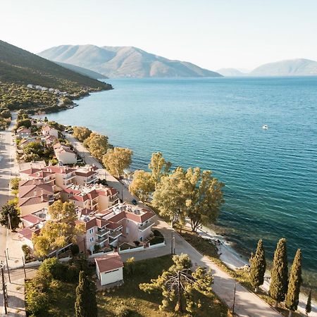 Meliti Waterfront Suites Karavomylos Eksteriør billede