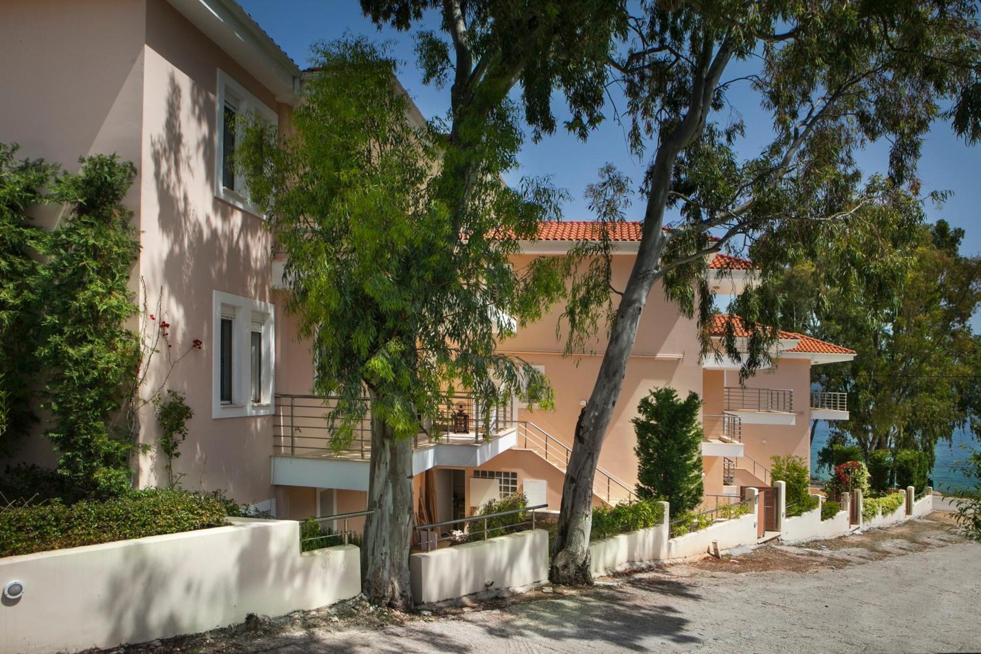 Meliti Waterfront Suites Karavomylos Eksteriør billede