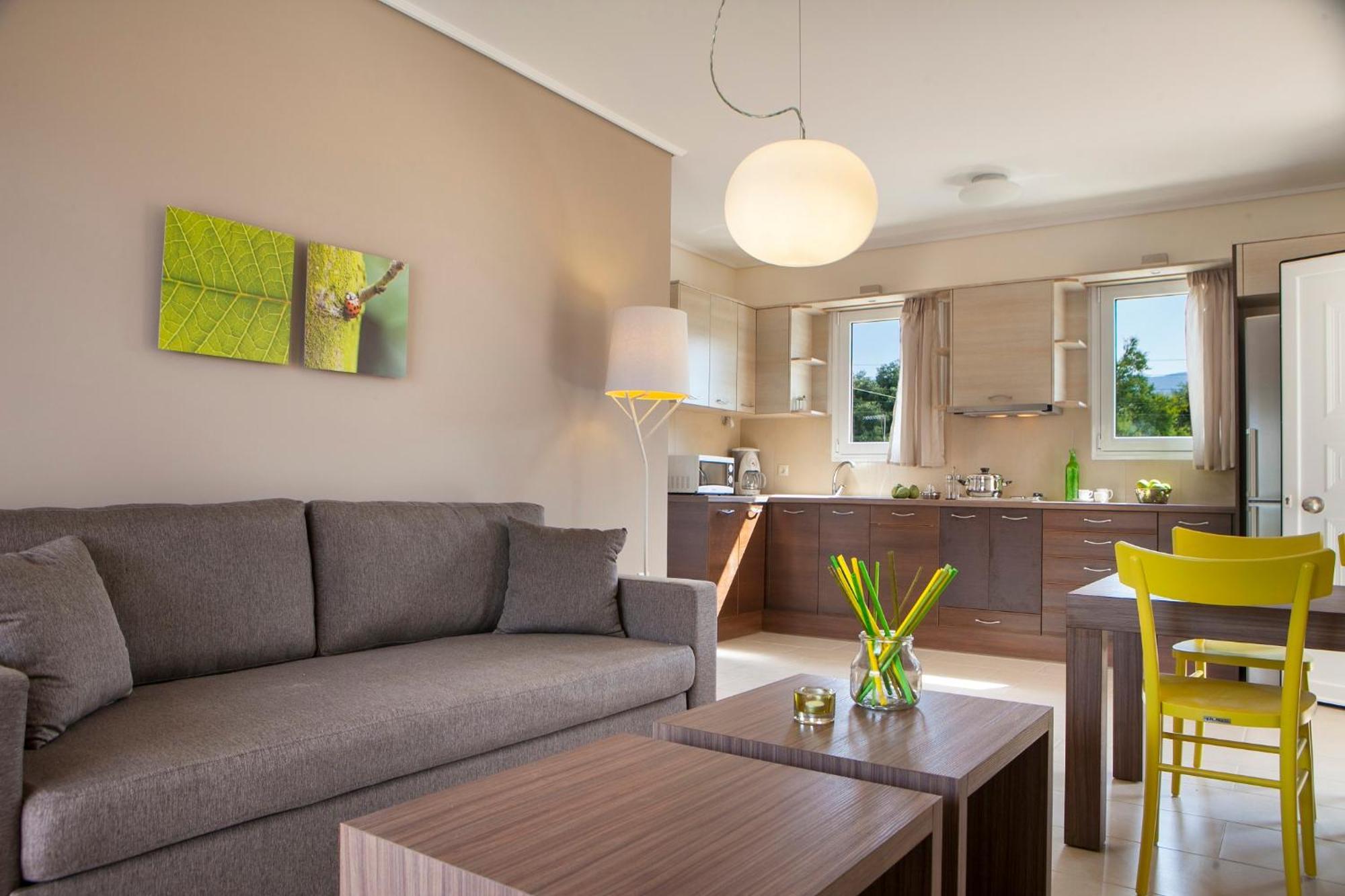 Meliti Waterfront Suites Karavomylos Eksteriør billede