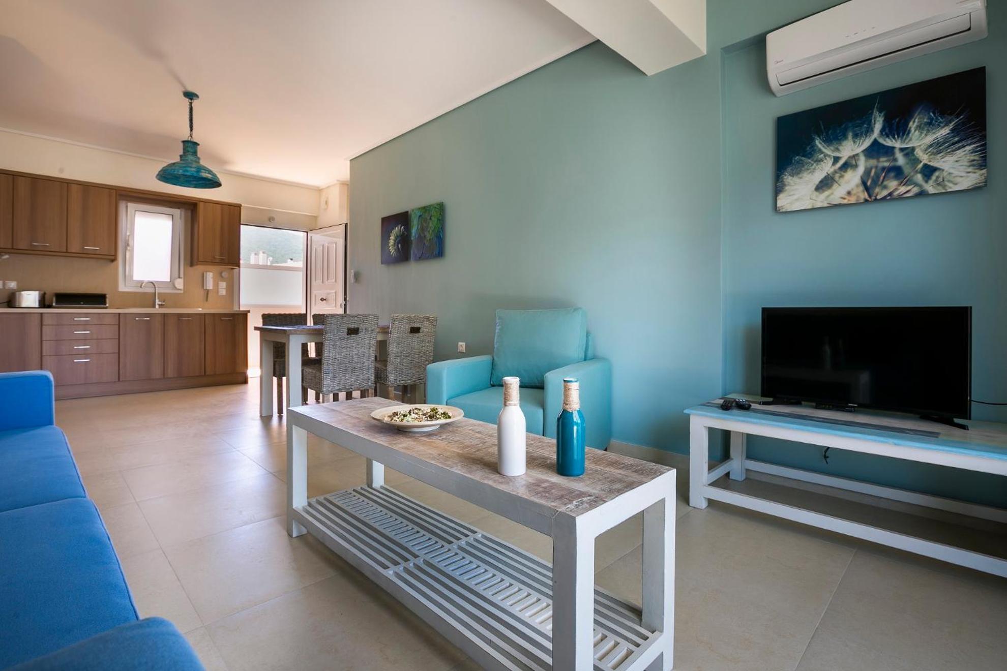 Meliti Waterfront Suites Karavomylos Eksteriør billede