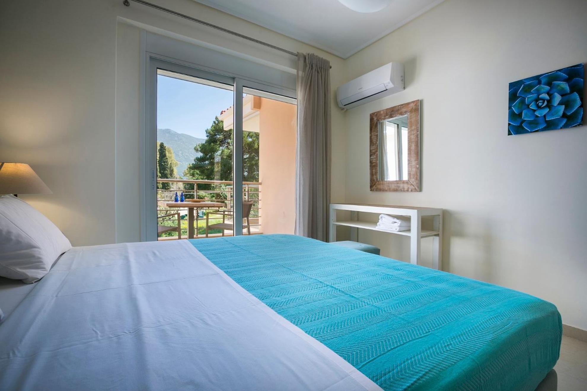 Meliti Waterfront Suites Karavomylos Eksteriør billede