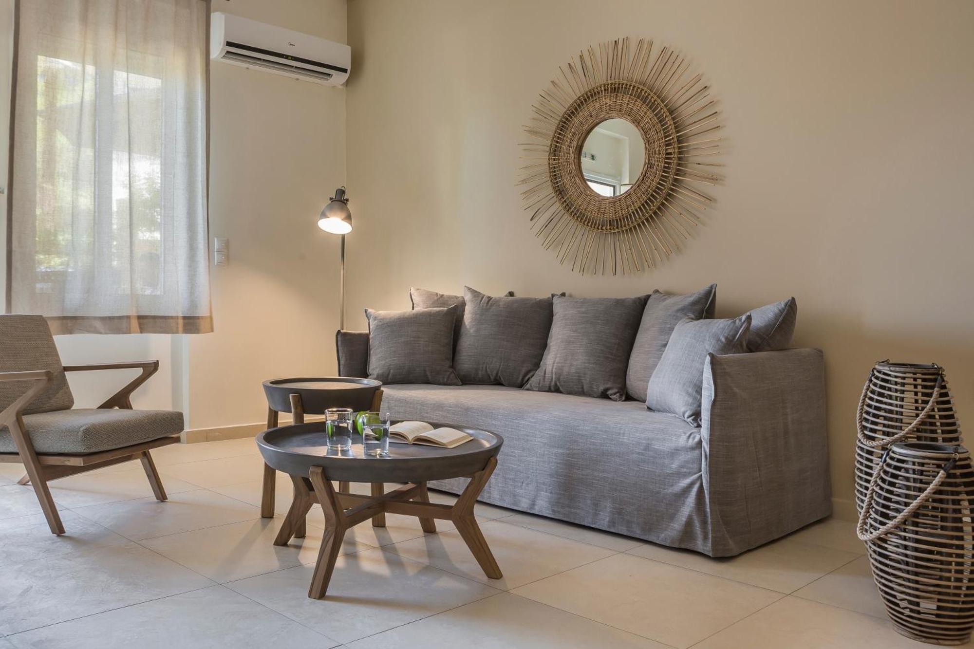 Meliti Waterfront Suites Karavomylos Eksteriør billede