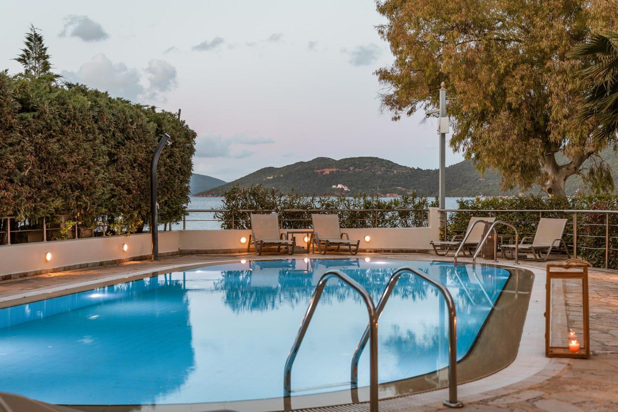 Meliti Waterfront Suites Karavomylos Eksteriør billede