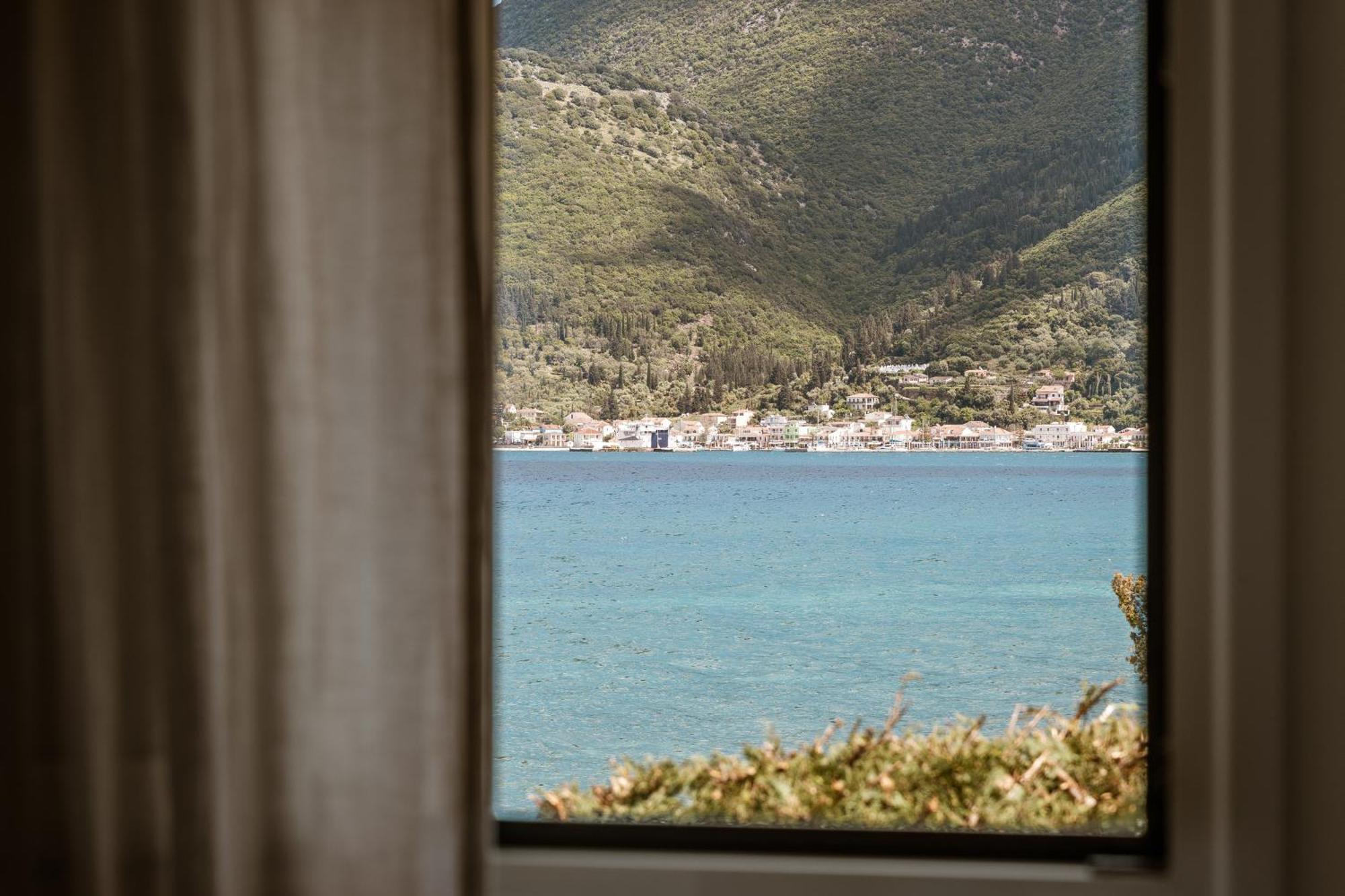 Meliti Waterfront Suites Karavomylos Eksteriør billede